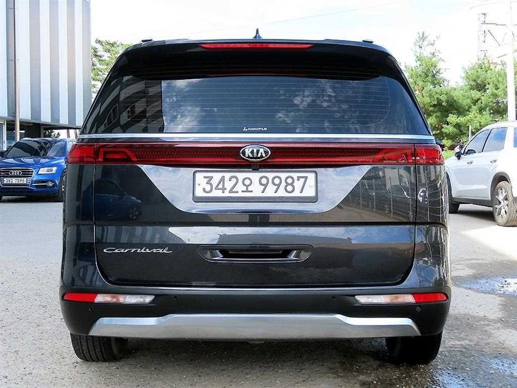 KIA Carnival - Vista 4