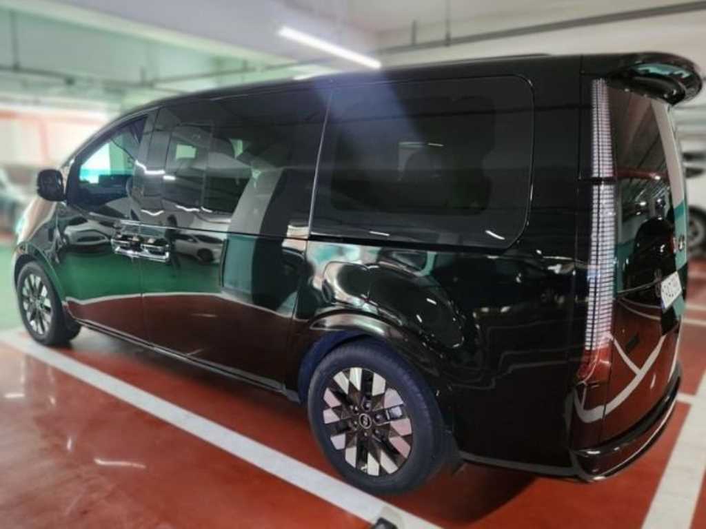 HYUNDAI Staria - Vista 5