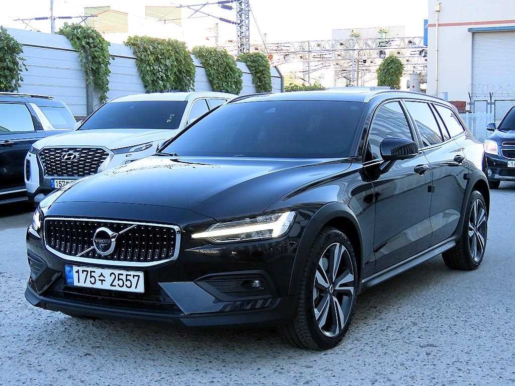 볼보 V60 2.0 B5 프로 AWD 사진 2/20