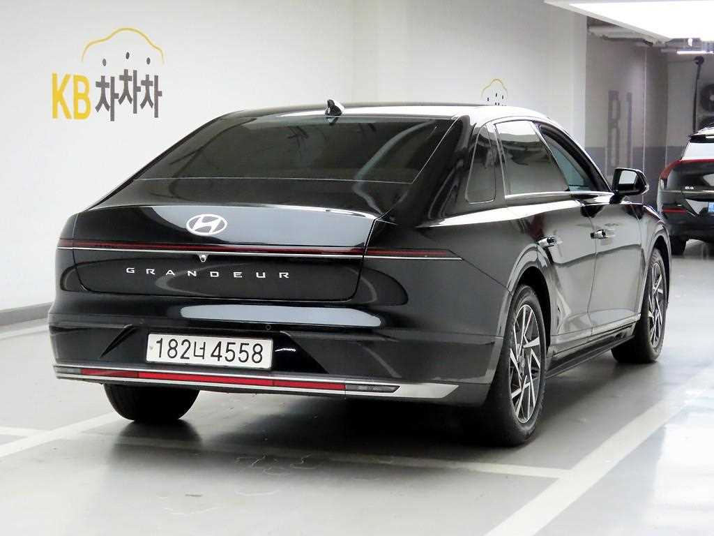 HYUNDAI Grandeur - Vista 4
