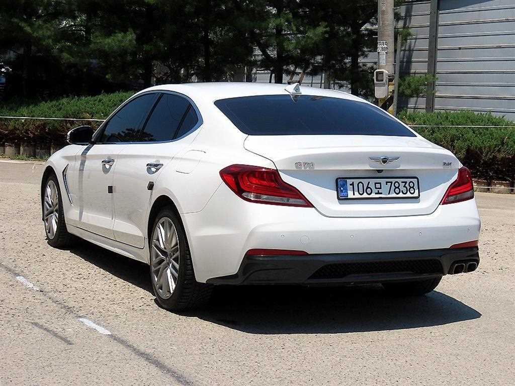 Genesis G70 - Vista 4