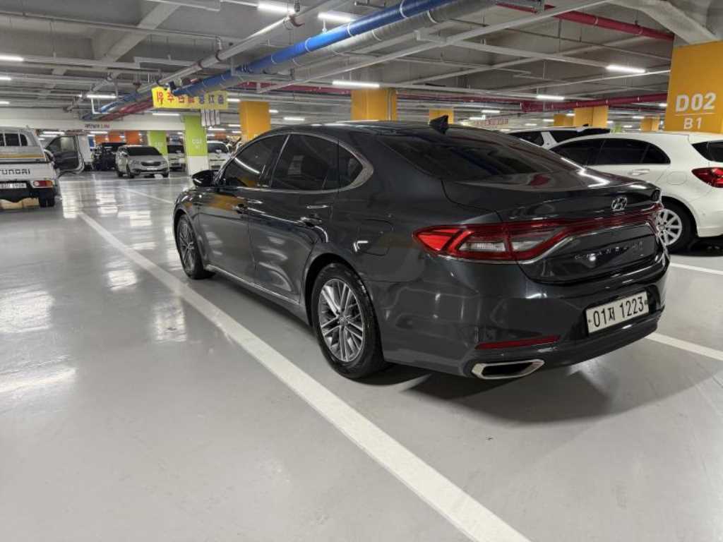 HYUNDAI Grandeur - Vista 5