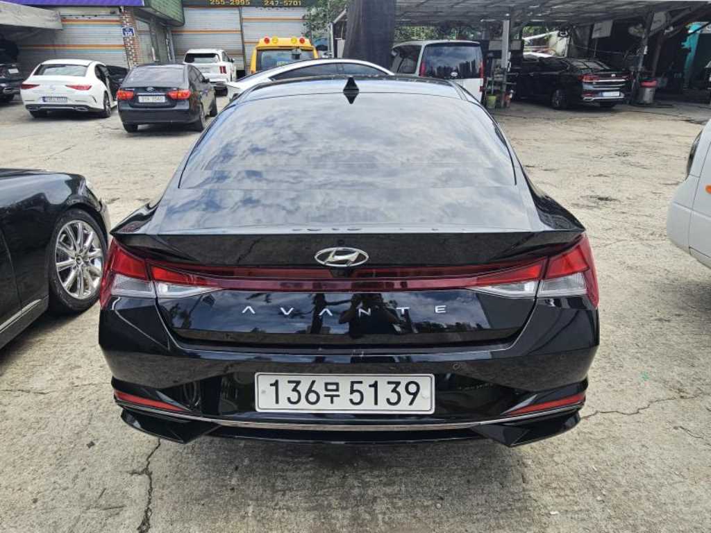 HYUNDAI Avante - Vista 4