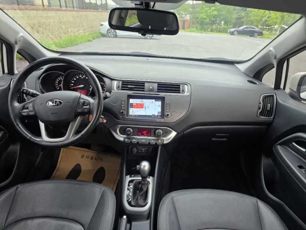 KIA Pride - Vista 5