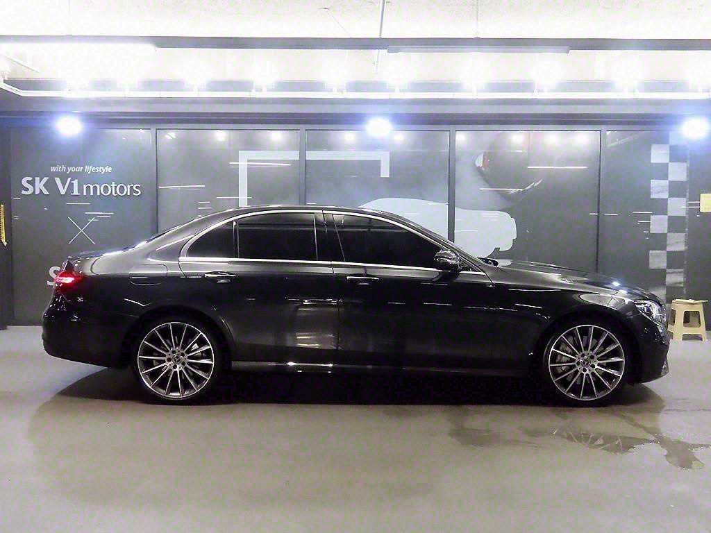 Mercedes Benz E class - Vista 4