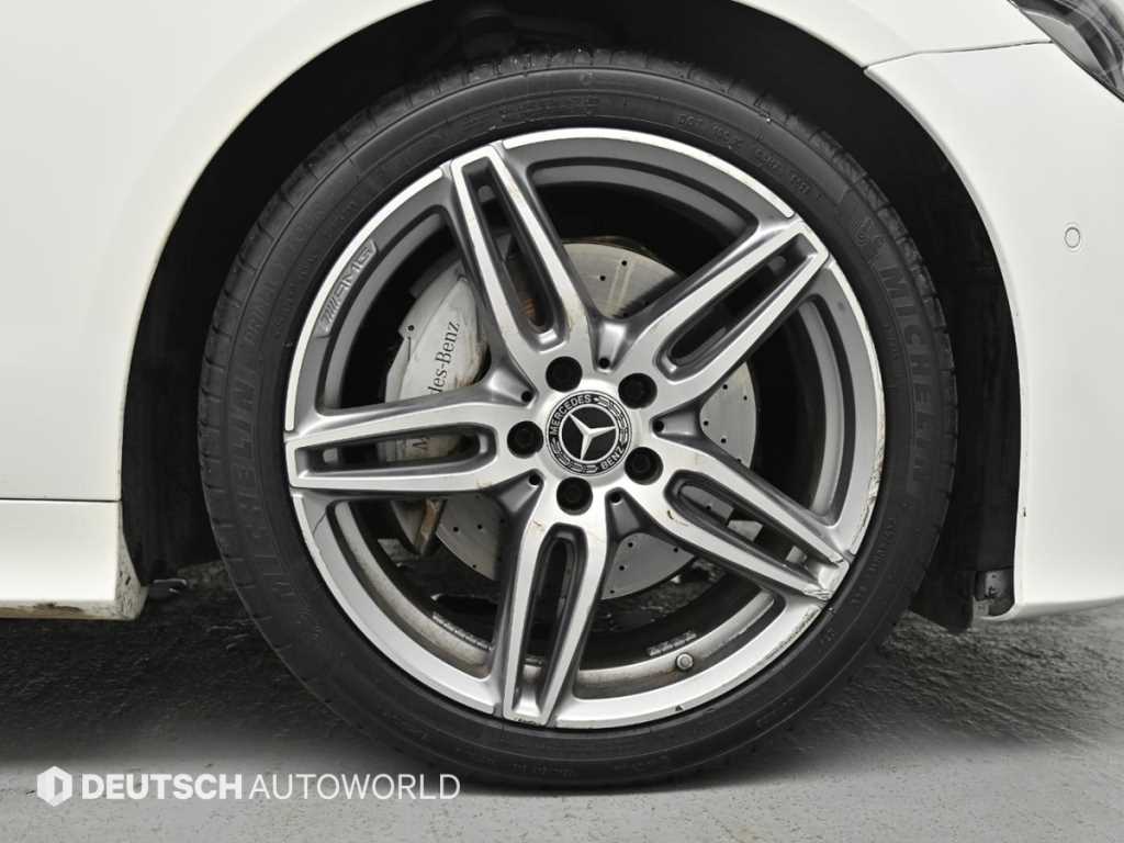 Mercedes Benz E class - Vista 5