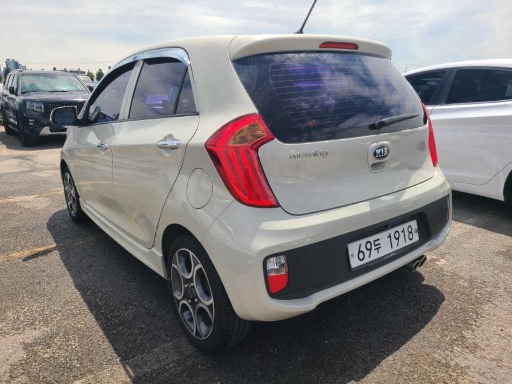 KIA Morning - Vista 4