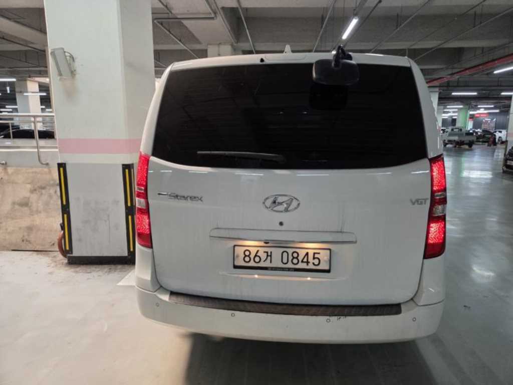 HYUNDAI Starex - Vista 5