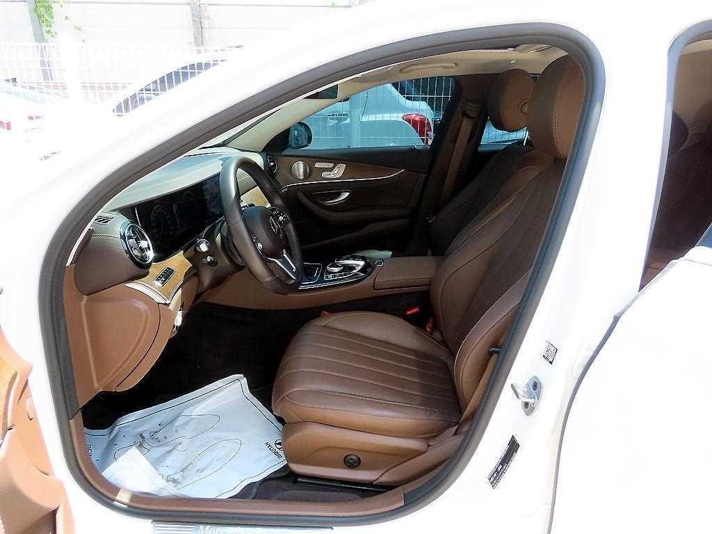 Mercedes Benz E class - Vista 5