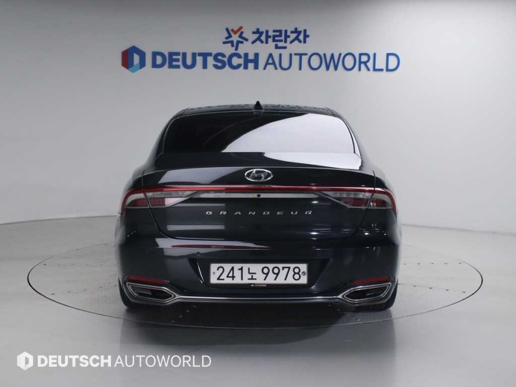 HYUNDAI Grandeur - Vista 4
