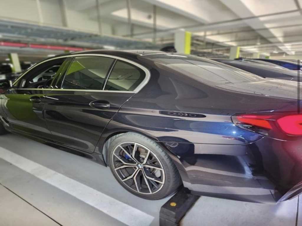 BMW 5 Series - Vista 4