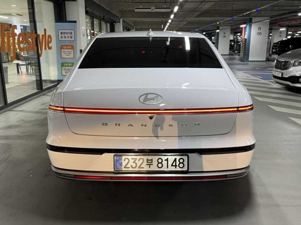 HYUNDAI Grandeur - Vista 5
