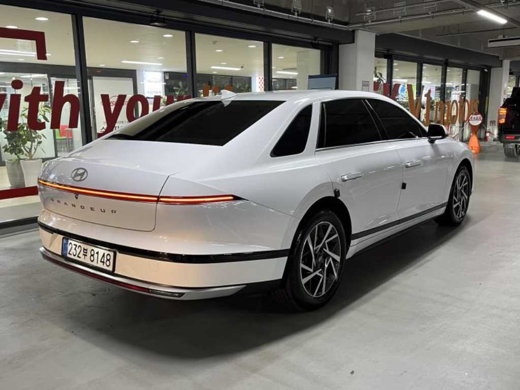 HYUNDAI Grandeur - Vista 4