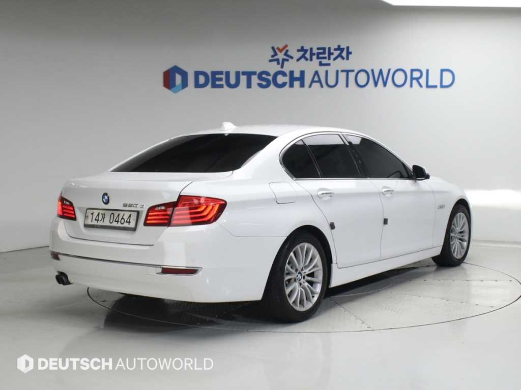 BMW 5시리즈 520d M 에어로다이나믹 사진 2/20