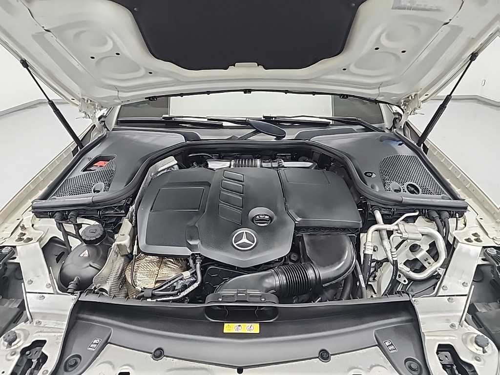 Mercedes Benz E class - Vista 5