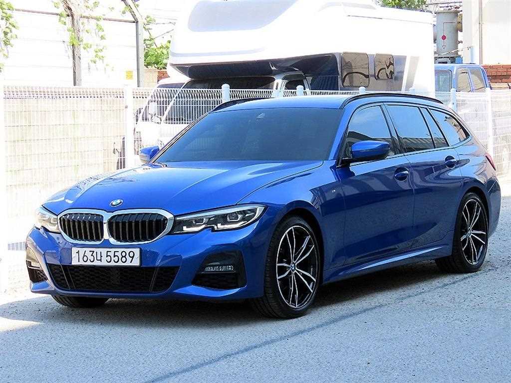 BMW 3시리즈 320d M 스포츠 사진 2/20