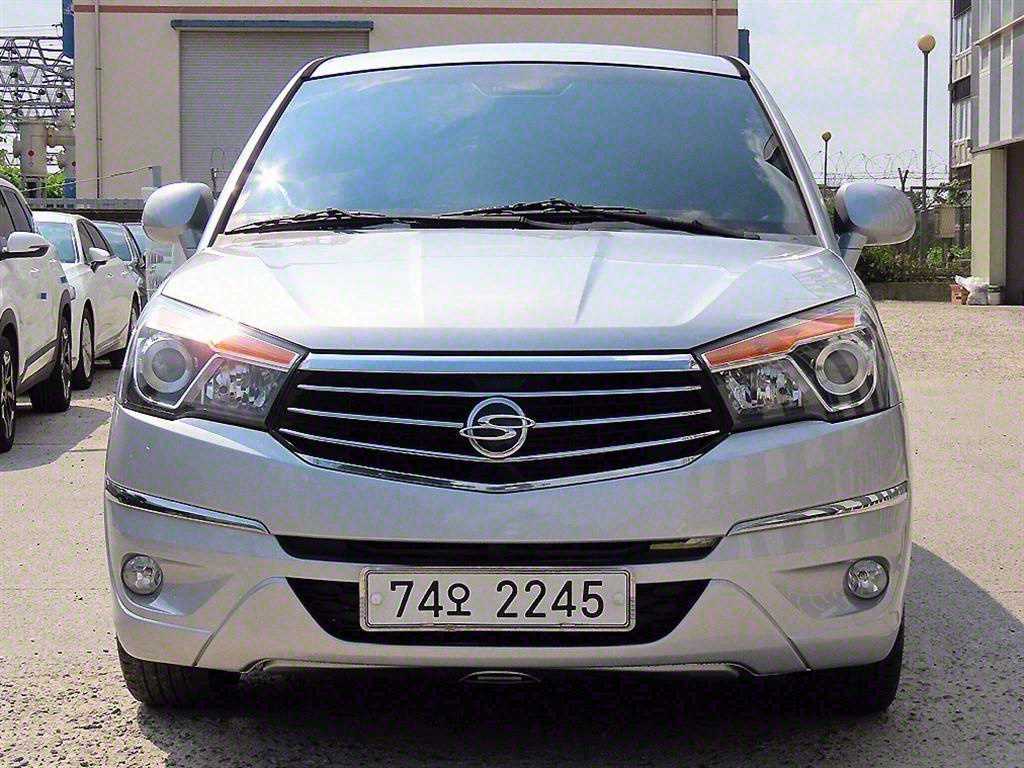 KGM 코란도 2WD LT 11인승 사진