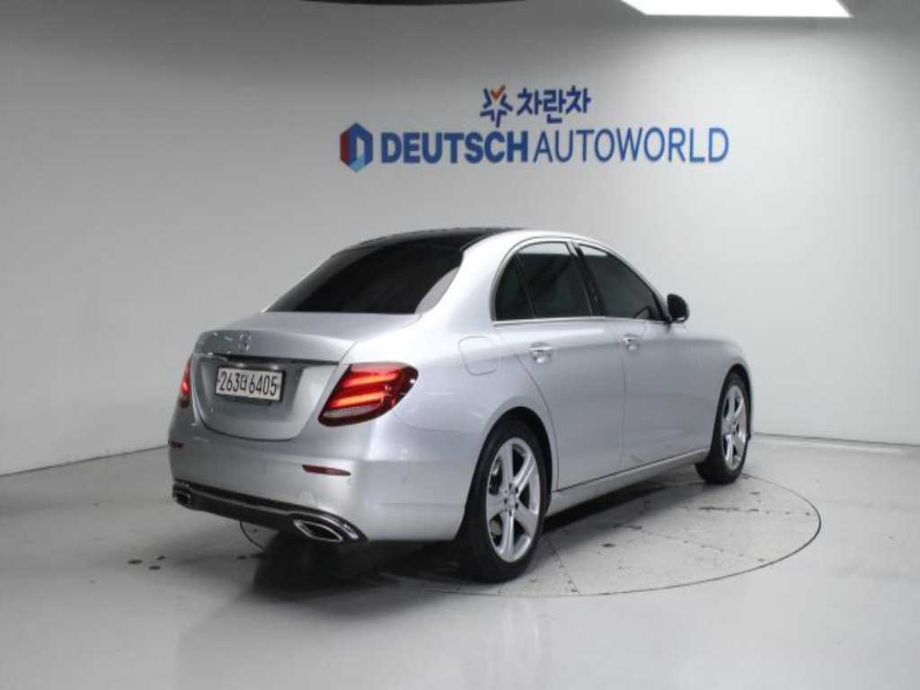 벤츠 E 클래스 E200 아방가르드 사진 2/20
