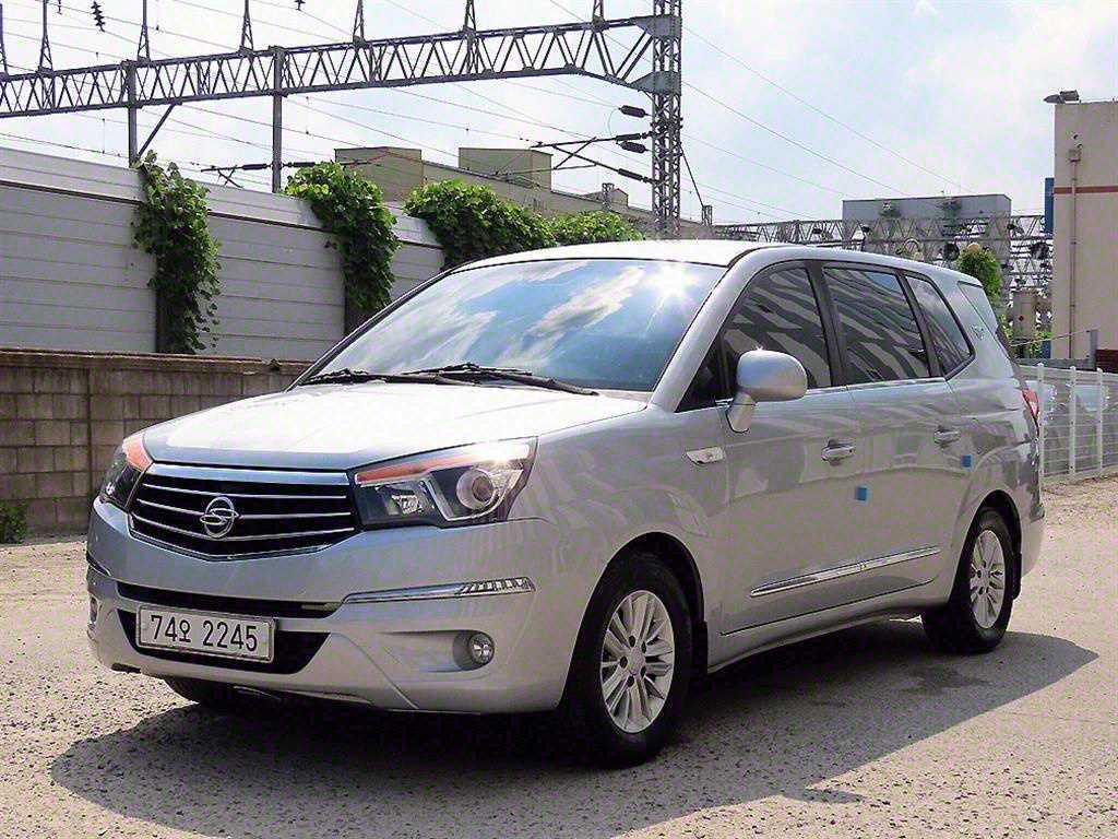 KGM 코란도 2WD LT 11인승 사진 2/19