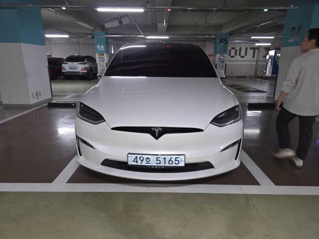 Tesla Model X AWD