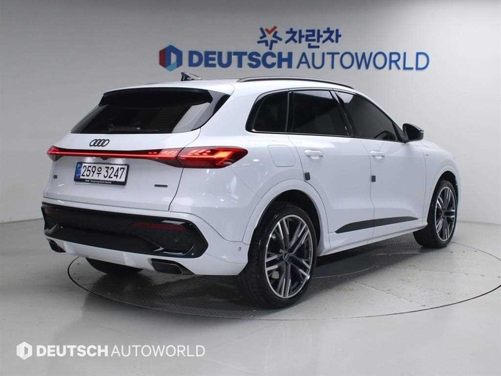 아우디 Q5 45 TFSI 콰트로 S-라인 블랙 에디션 사진 2/20