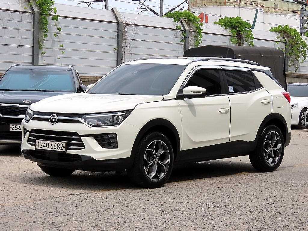 KGM 코란도 2WD 가솔린 1.5 C5 플러스 사진 2/20