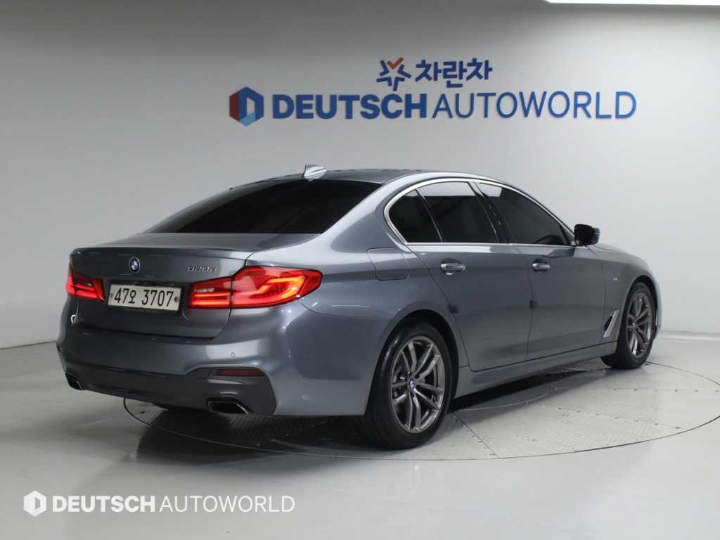 BMW 5시리즈 520d M 스포츠 플러스 사진 2/20