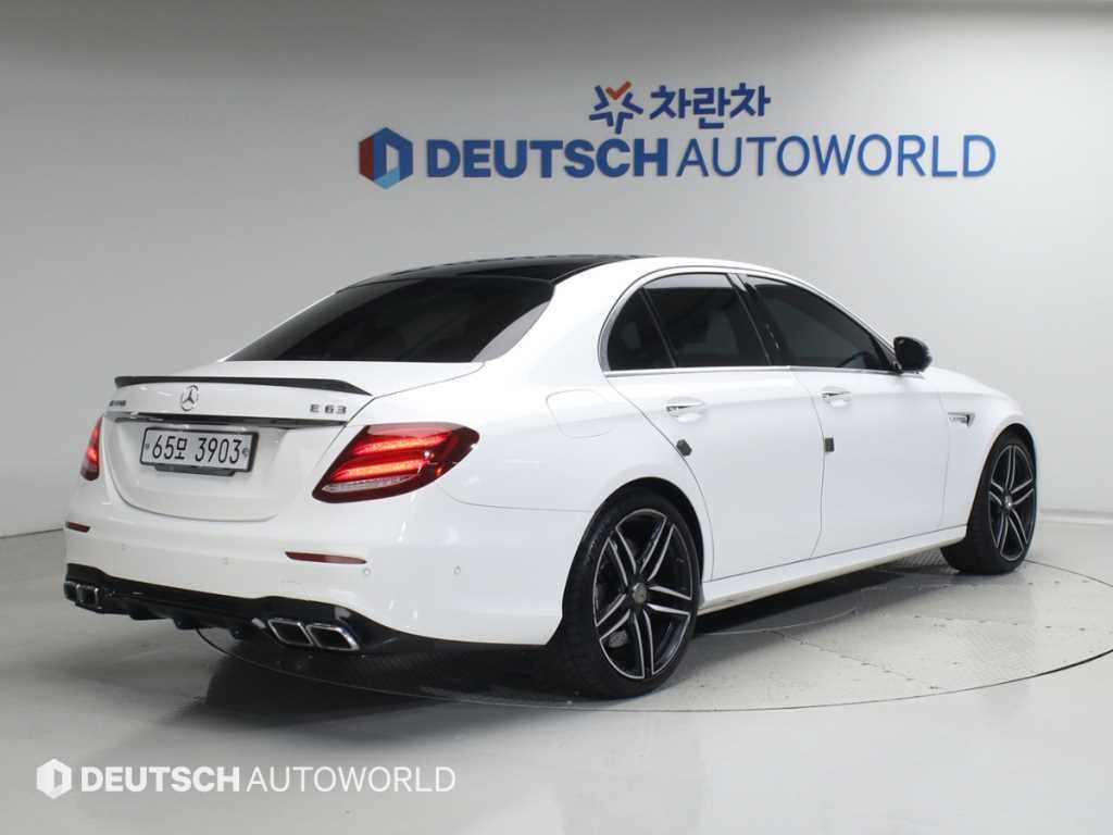 벤츠 E 클래스 E63 AMG 4MATIC+ 사진 2/20