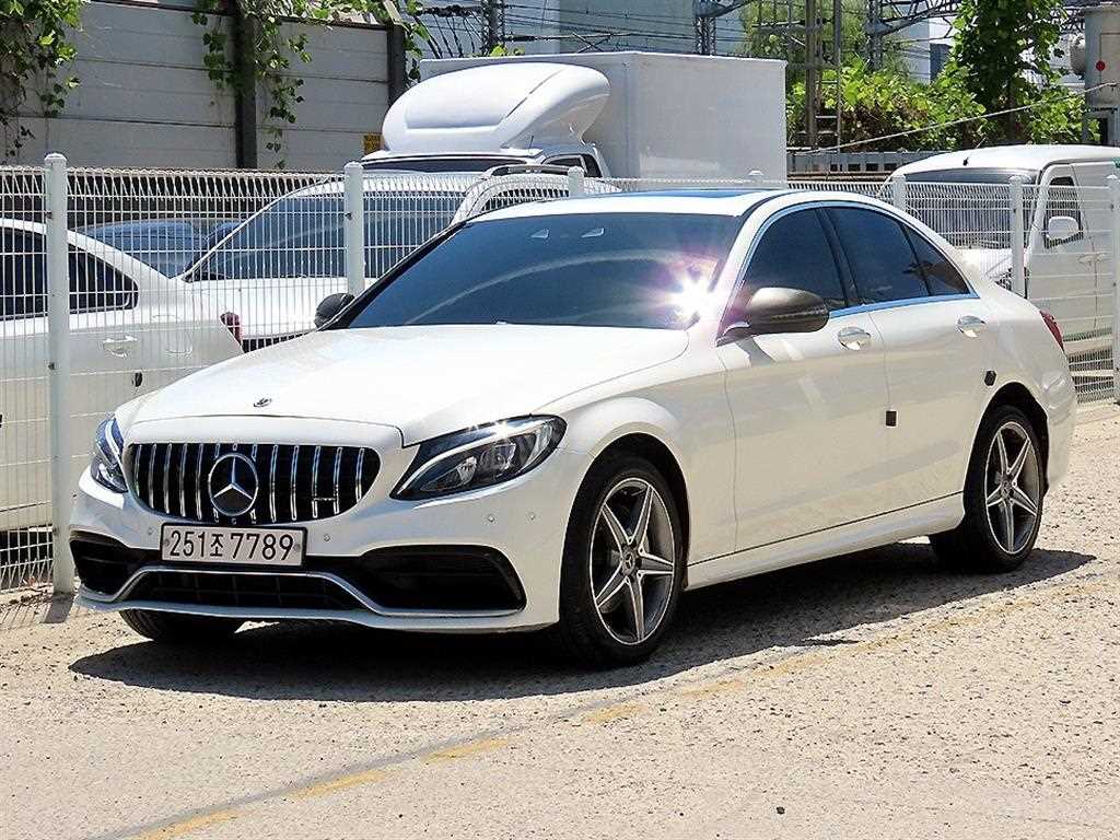 벤츠 C 클래스 C200 4MATIC 익스클루시브 사진