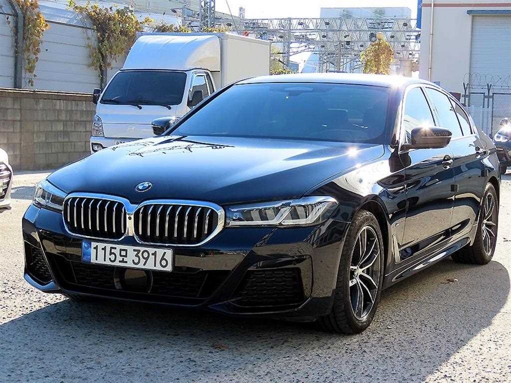 BMW 5시리즈 523d M 스포츠 사진 2/20