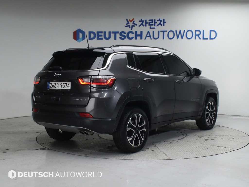 지프 컴패스 2.4 AWD 리미티드 사진 2/20