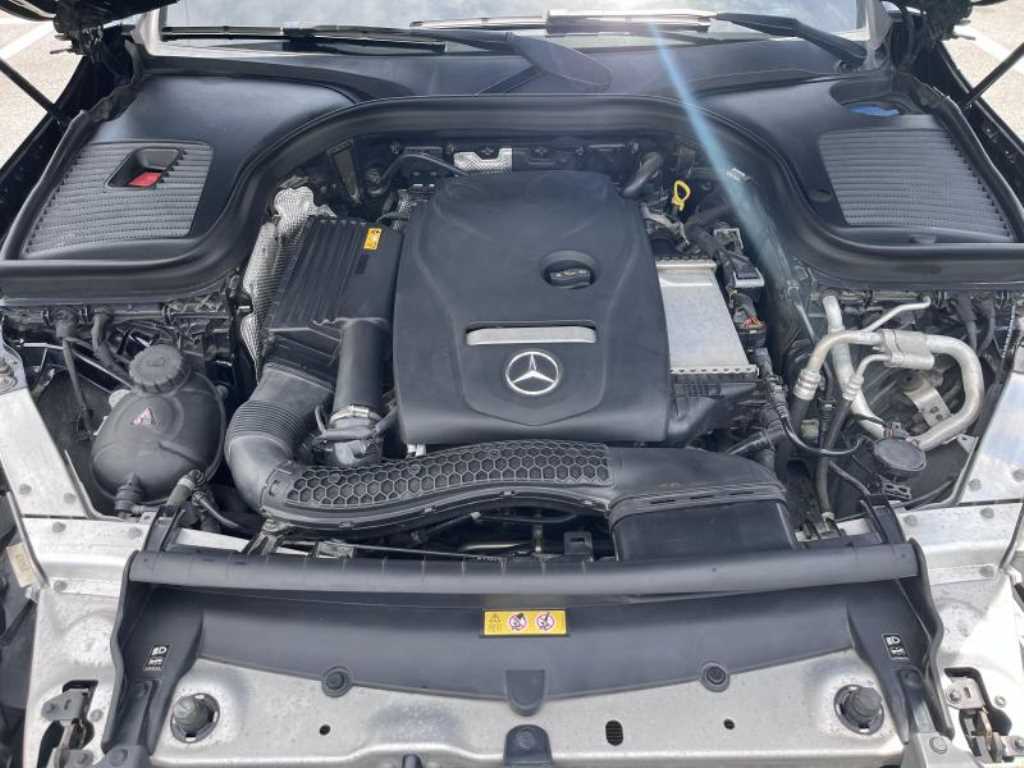 벤츠 GLC 클래스 GLC 300 4MATIC AMG LINE 쿠페 사진 2/20
