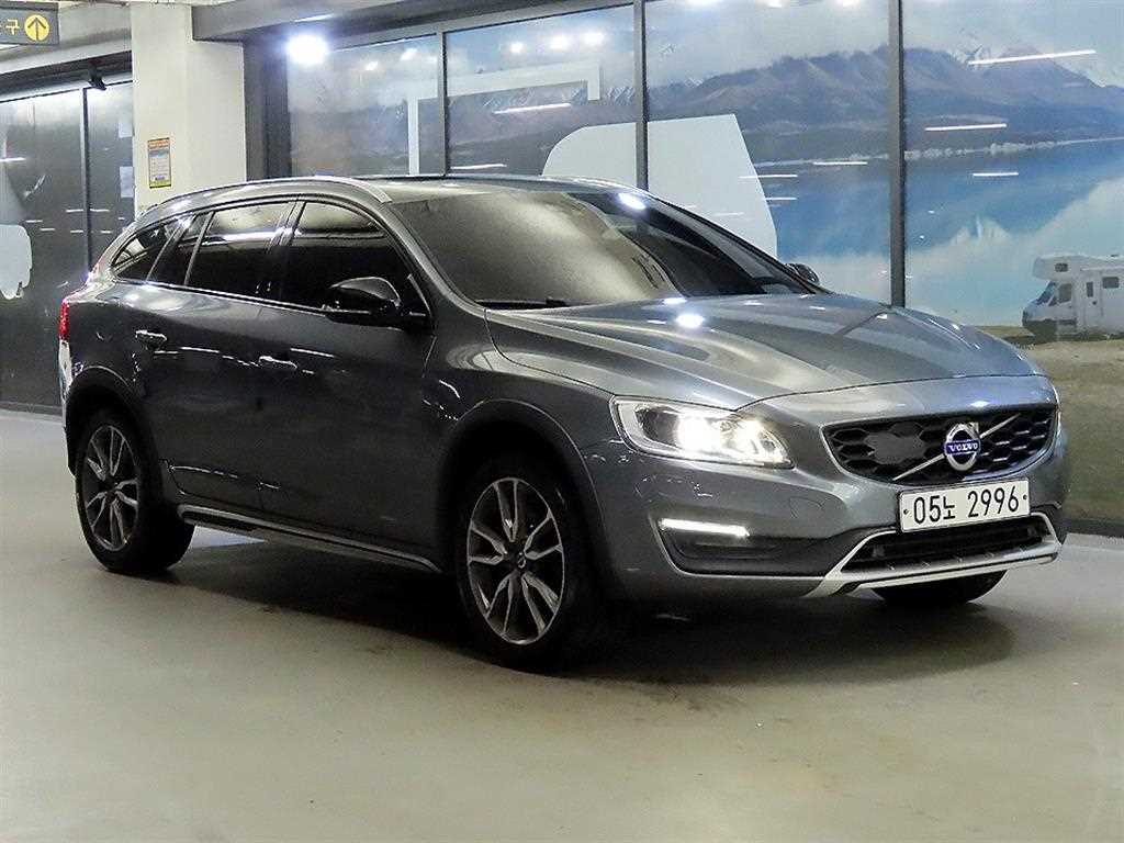 V60 크로스컨트리 2.0 D4 2018년식
