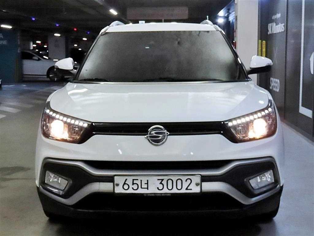 KGM 티볼리 2WD 디젤 1.6 IX 사진 2/20
