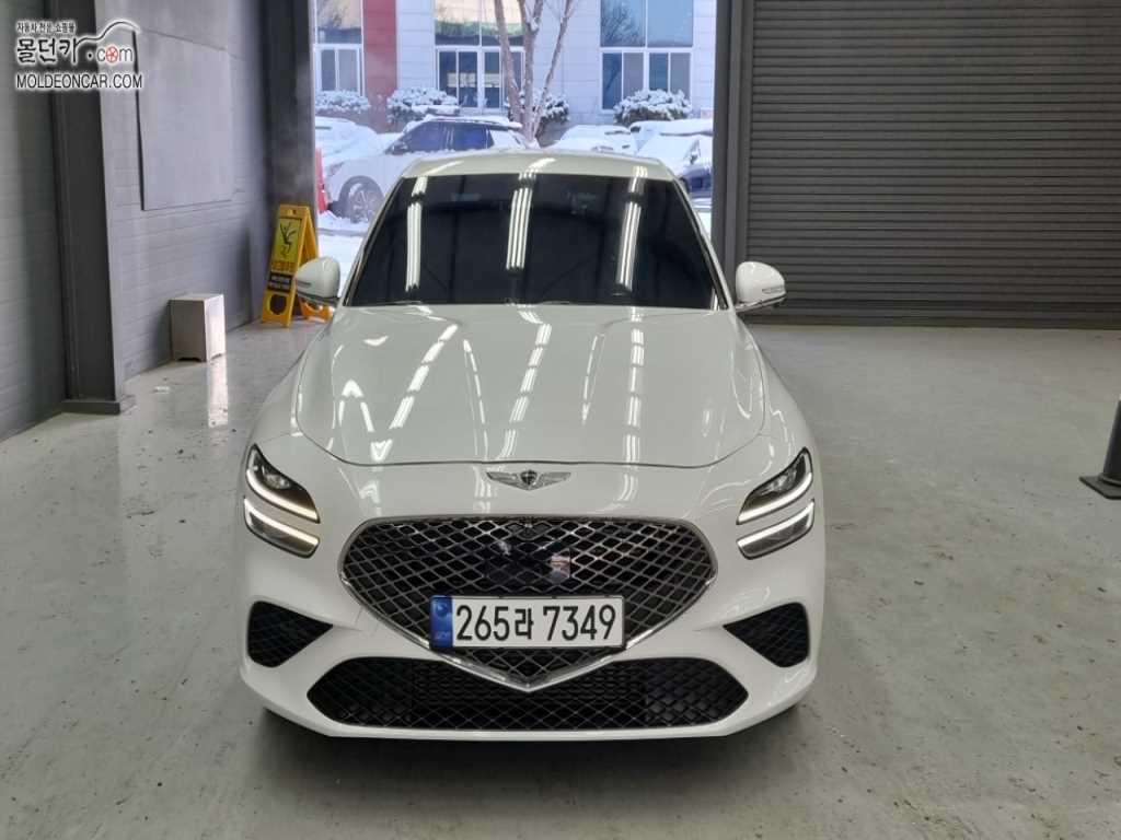 Genesis G70 Gasoline 2.0T 2WD Base Type — фото 3