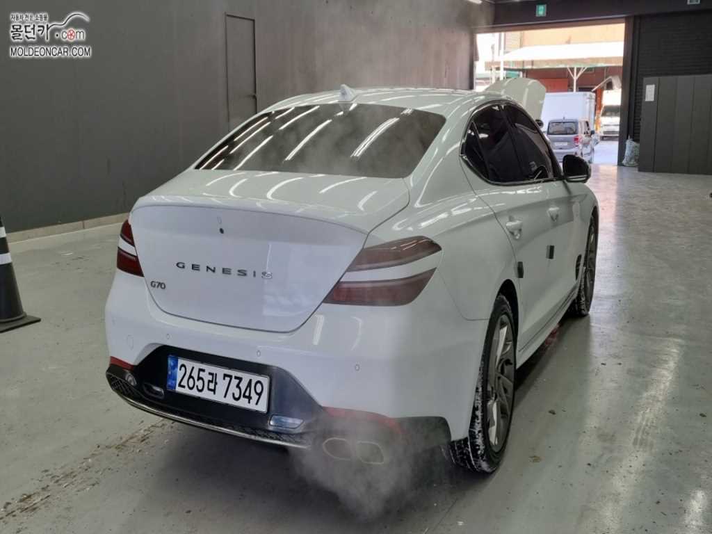 Genesis G70 Gasoline 2.0T 2WD Base Type — фото 2