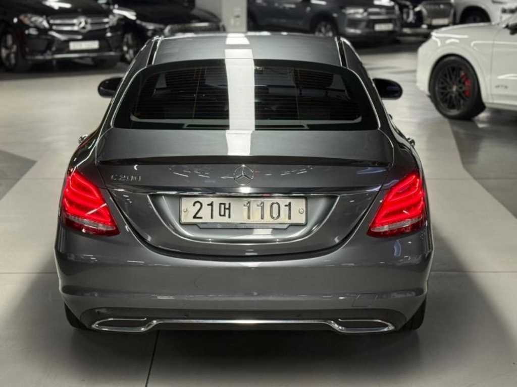 Mercedes-Benz C-Class C200 Avantgarde 6