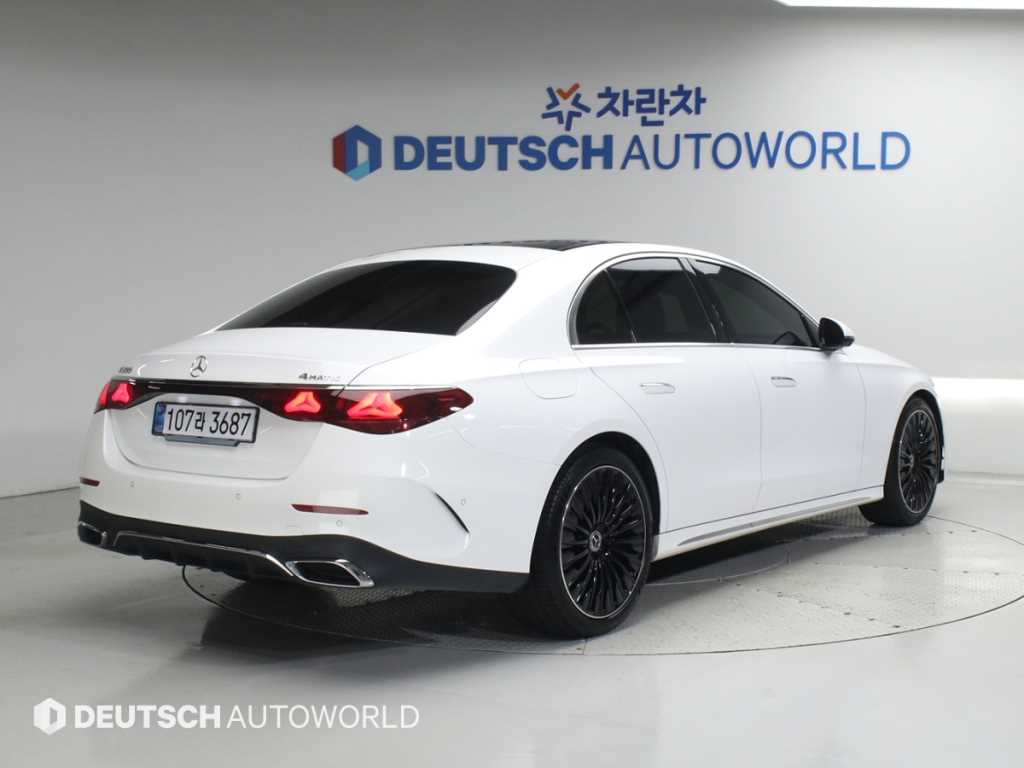 벤츠 E 클래스 E300 4MATIC 익스클루시브 사진 2/20