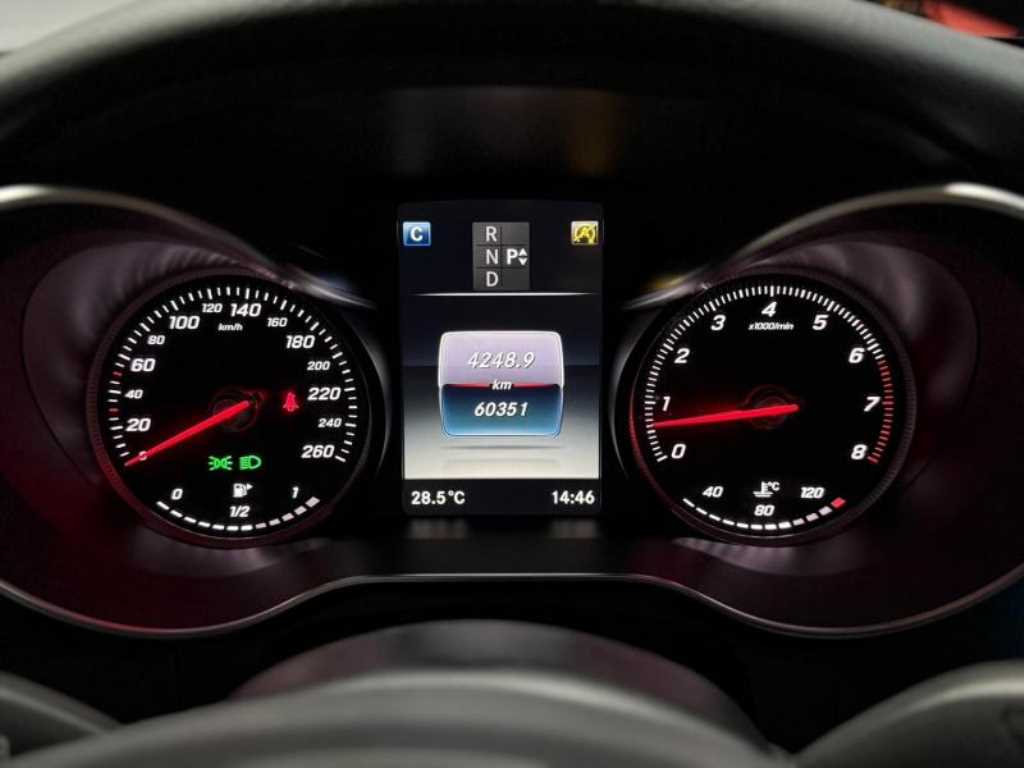 Mercedes-Benz C-Class C200 Avantgarde 10