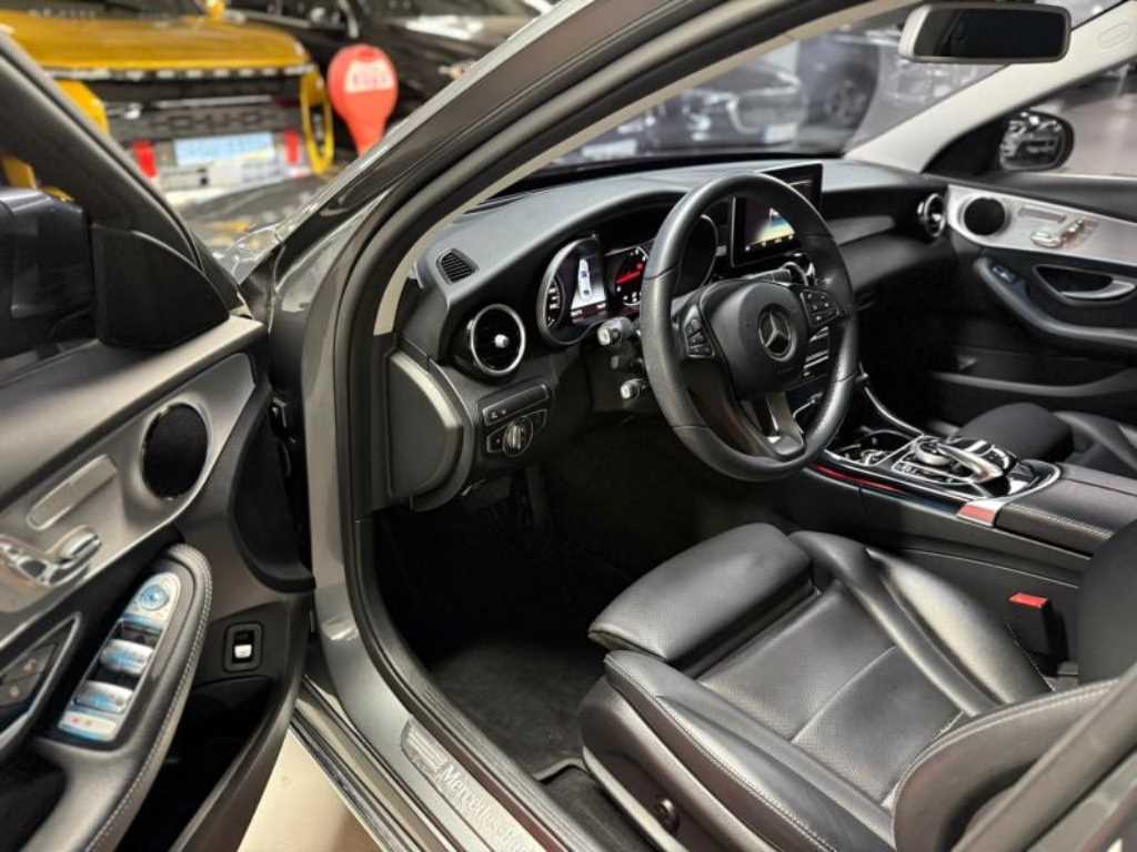 Mercedes-Benz C-Class C200 Avantgarde 8