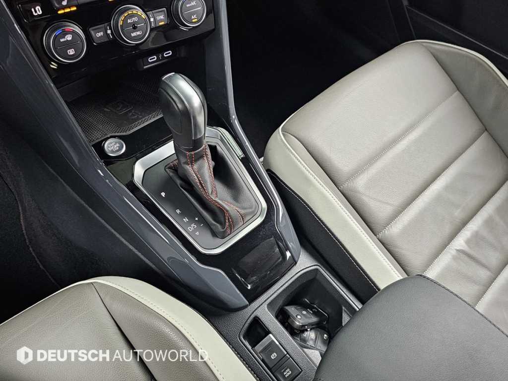 Volkswagen T-Roc 2.0 TDI Premium 10