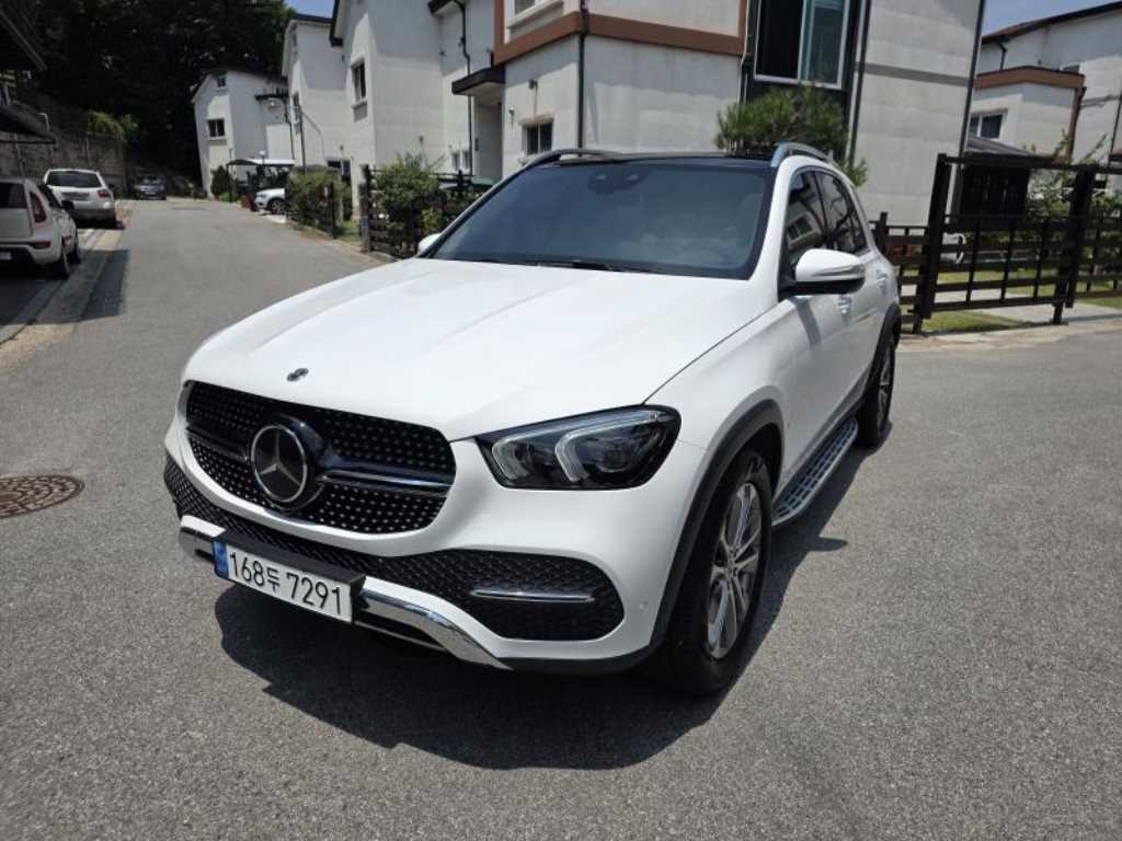 벤츠 GLE 클래스 GLE 300d 4MATIC 사진 2/20