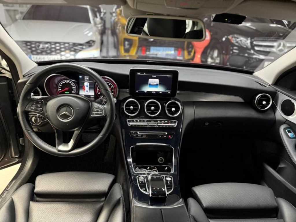Mercedes-Benz C-Class C200 Avantgarde 9