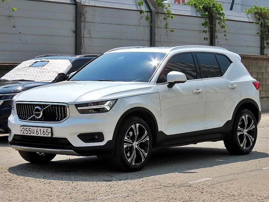 볼보 XC40 T4 4WD 인스크립션 사진 2/20