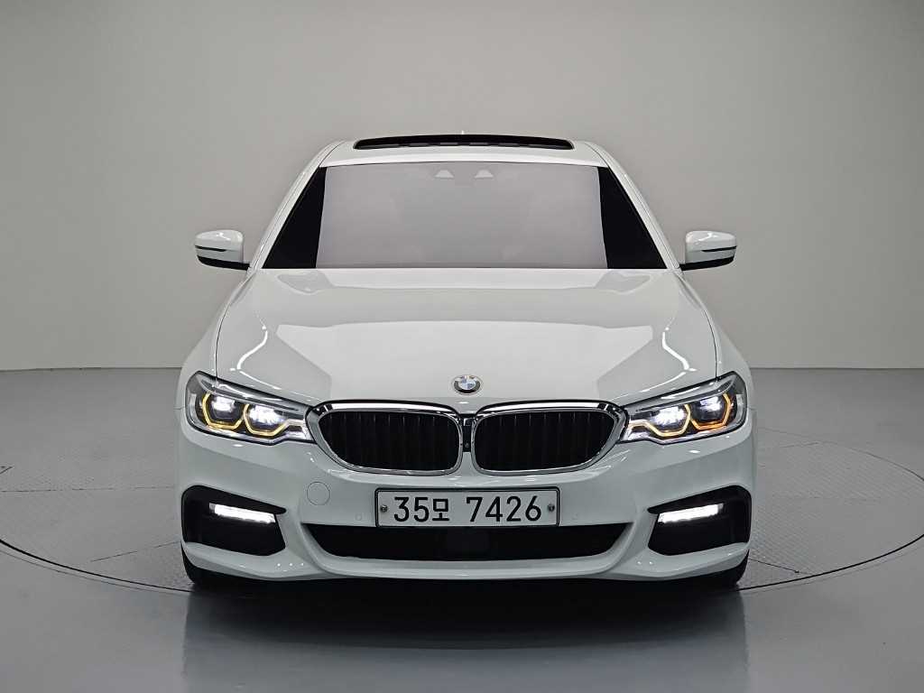 BMW 5시리즈 520d M 스포츠 플러스 사진 2/20