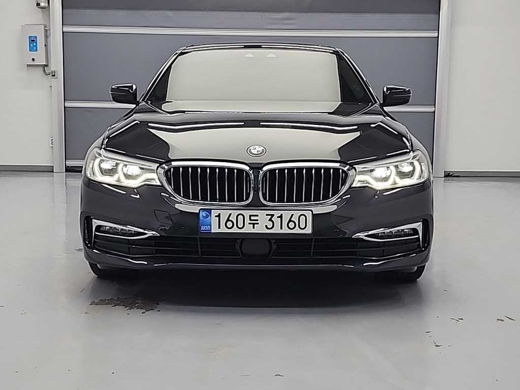 BMW 5시리즈 530e 럭셔리 플러스 사진 2/19