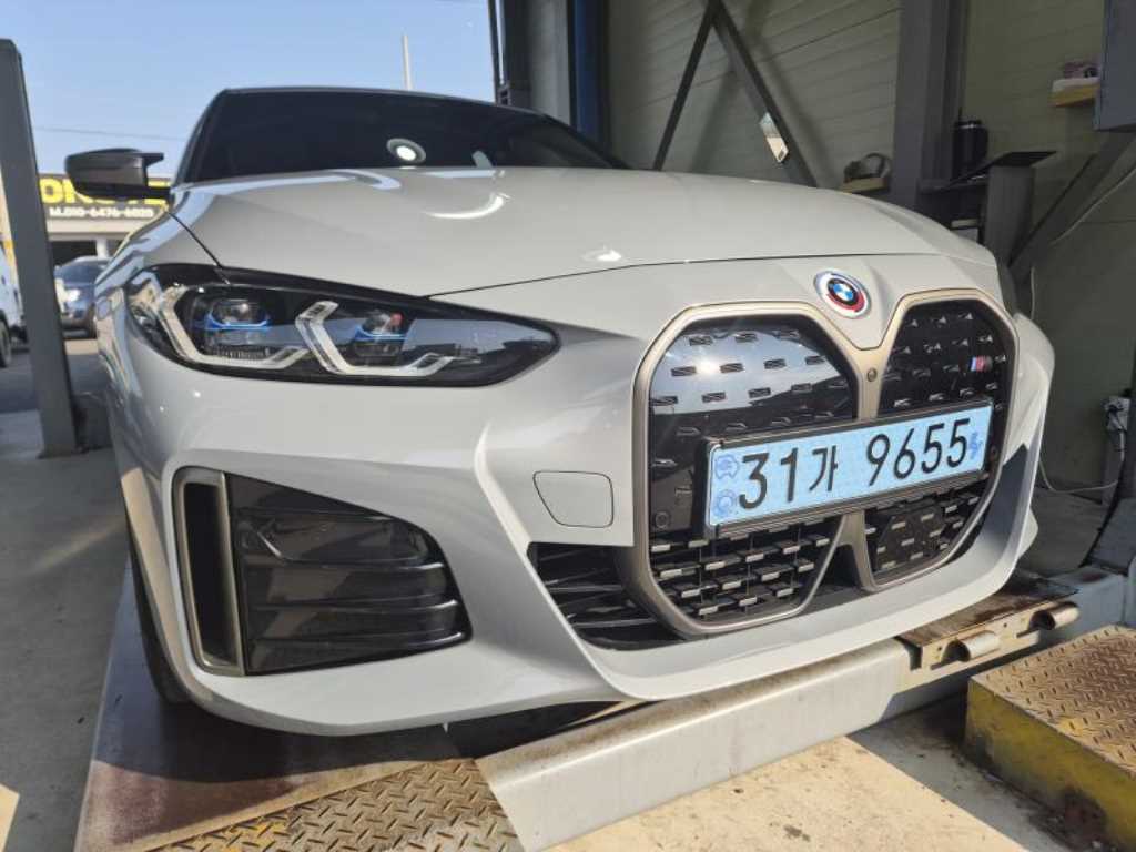 BMW i4 M50