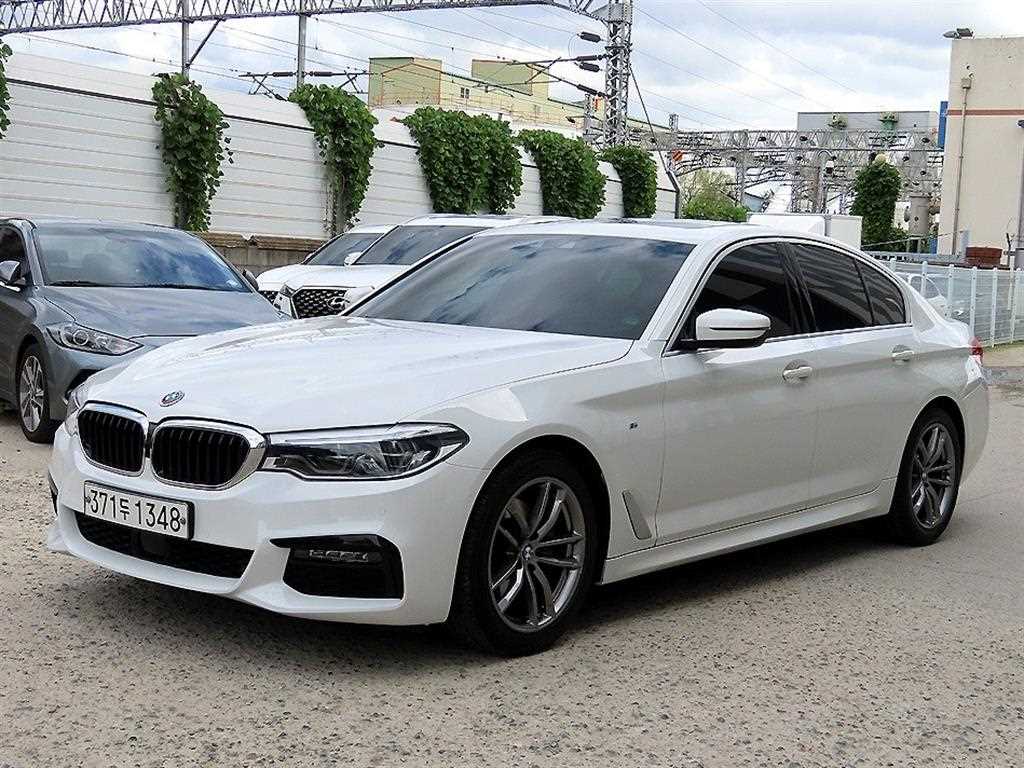 BMW 5시리즈 520i M 스포츠 사진 2/20