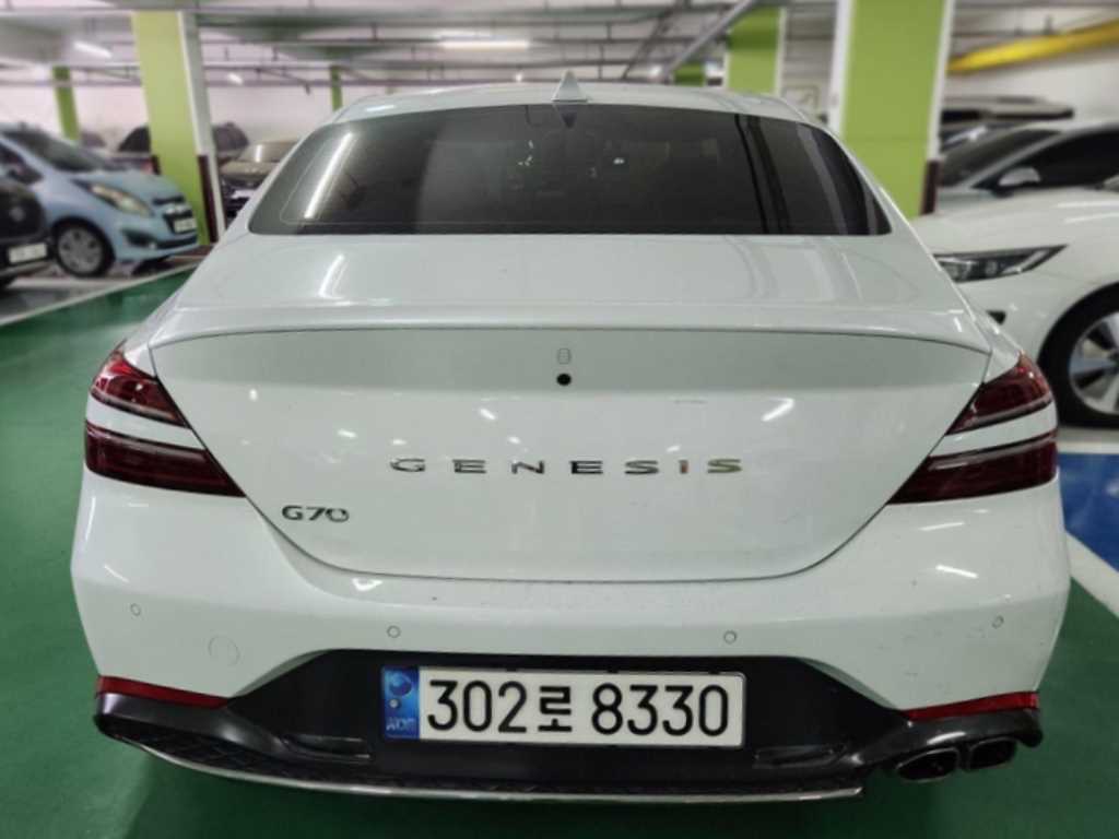 Genesis G70 Gasoline 2.0T 2WD Base Type 5