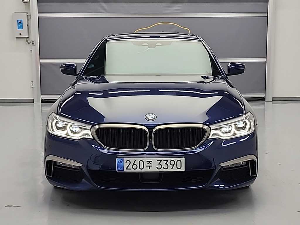 BMW 5시리즈 530i xDrive M 스포츠 플러스 사진 2/19